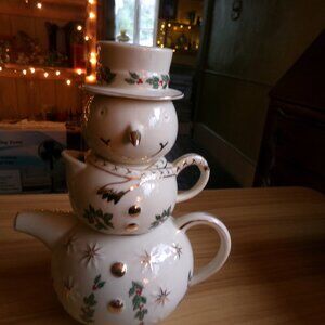 snow man stackable tea,sugar creamer set.